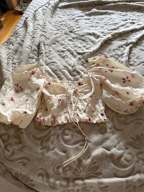 H&M NWT Cream Floral Puff Sleeve Crop Top